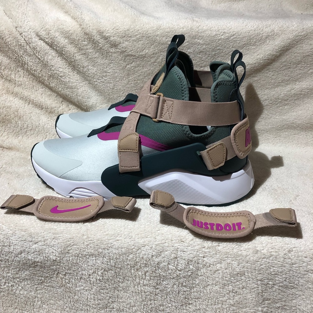 New Nike Air Women’s Huarache City Running Size 11 - Picture 5 of 8
